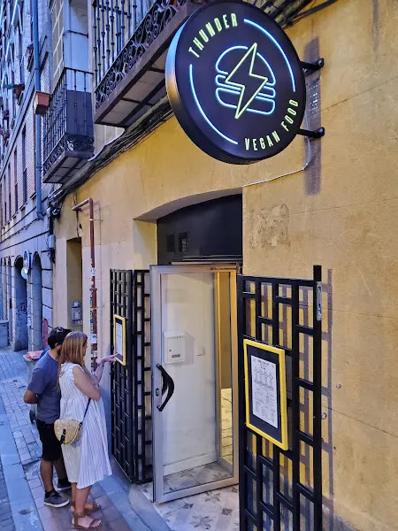 THUNDER Vegan Malasaña (TAKE AWAY) - Restaurante vegano en Madrid - foto 2