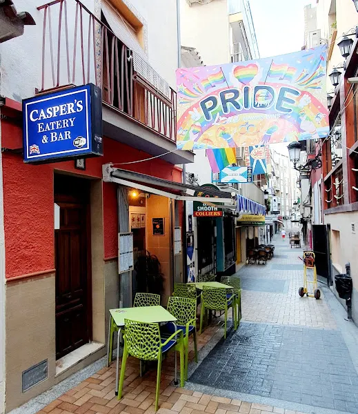 Caspers Eatery & Bar - Cafetería en Benidorm - foto 2