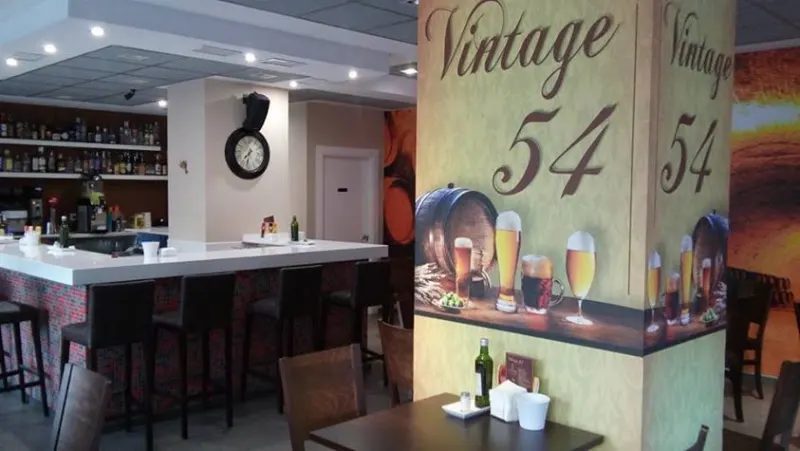 Vintage54 - Bar de tapas en Almería - foto 2