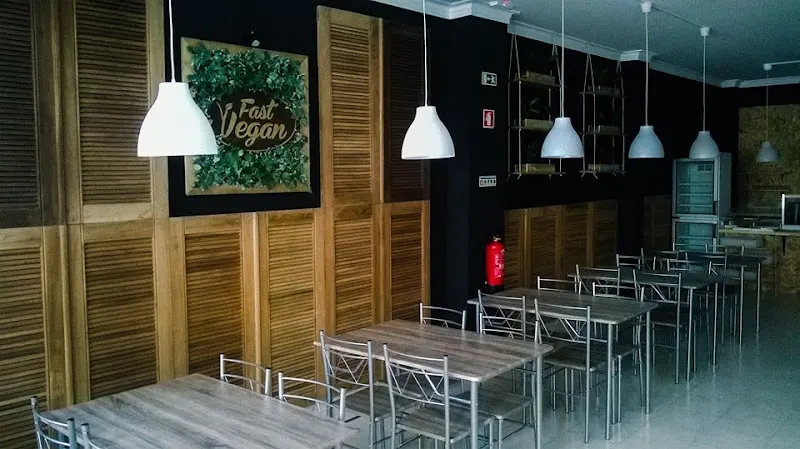 Fast Vegan - Cafetaria Restaurante - Restaurante vegano en Cáceres - foto 2