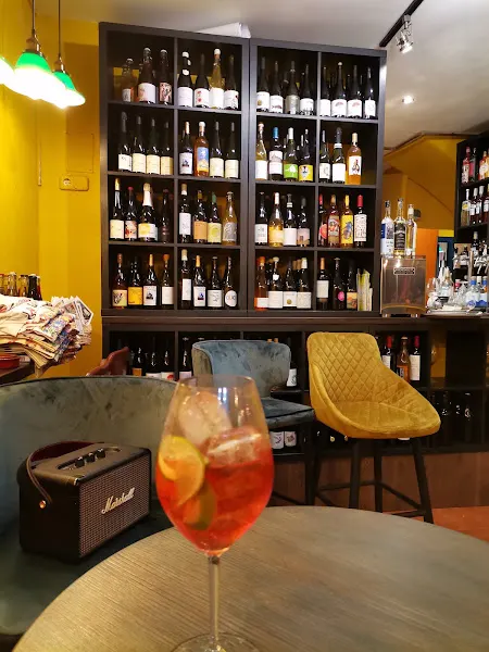La Garrina Natural Wine Restaurante - Solo el Amor Salvara el Mundo