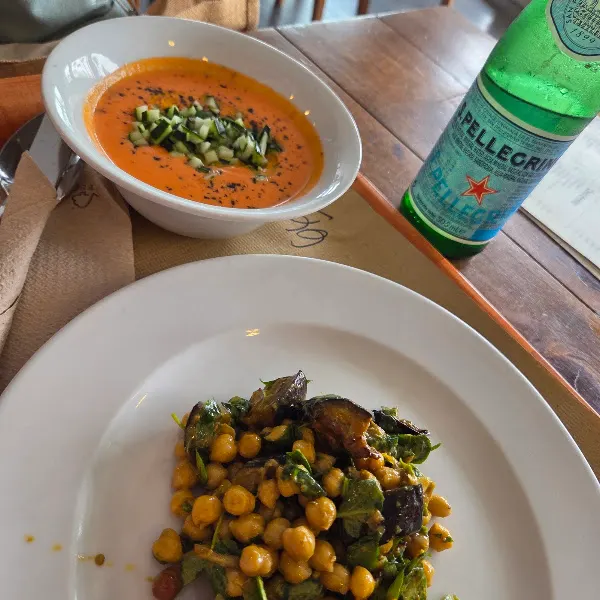 Eat Is Life - Restaurante vegetariano en Ibiza - foto 3