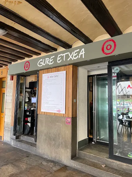 Gure Etxea - Bar restaurante en Pamplona - foto 2