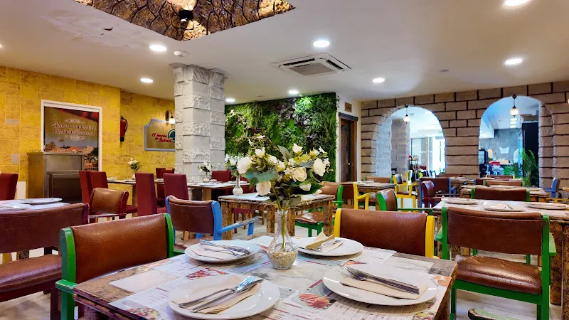 El rincón de Beirut - Restaurante libanés en Sevilla - foto 2