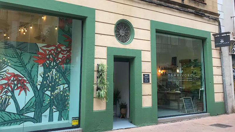 HERBIVORE PLANT BASED & FERMENTED FOOD - Restaurante vegano en Reus - foto 2