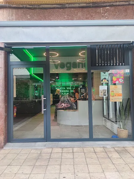 El Vegans' Hospitalet | Tienda de comida vegana | Alimentación para veganos, vegetarianos y opciones sin gluten - Tienda de alimentación en Hospitalet de Llobregat (L) - foto 2