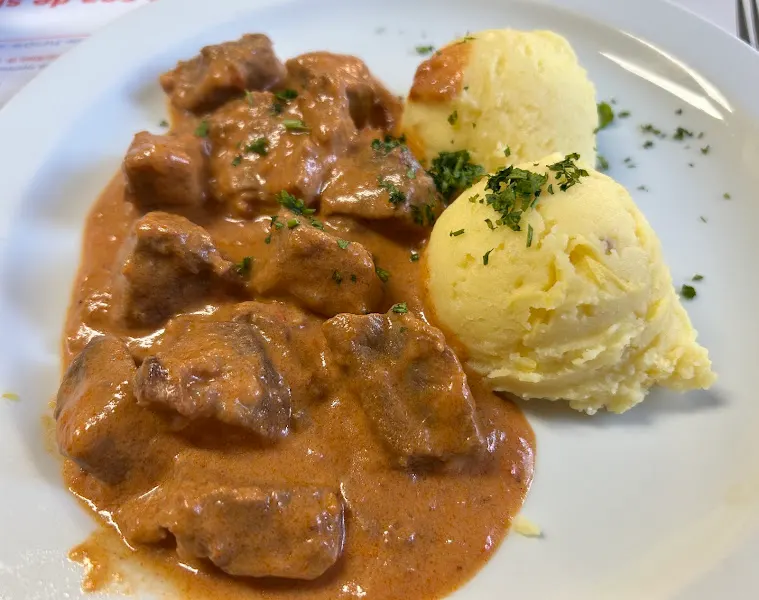 J&R Bar Restaurant